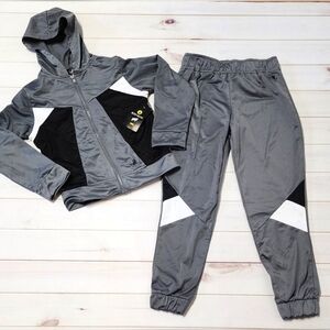 Body Glove Boys Gray And Blavk Tracksuit Set  - New With Tags